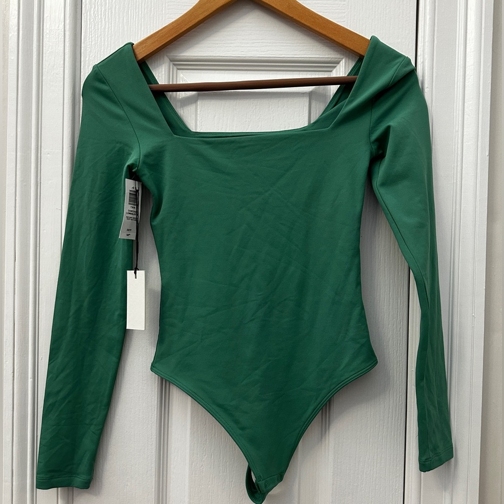 NWT Babaton Nature Green Contour Longsleeve Bodysuit XS